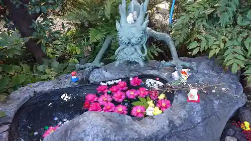 三輪神社の庭園