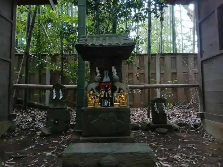 道野辺八幡宮の{uncategorized: "未分類", other: "その他", undefined: "問題あり", building: "その他建物", grave: "お墓", sacred_gate: "鳥居", guardian: "狛犬", statue: "像", buddha: "仏像", history: "歴史", nature: "自然", garden: "庭園", animal: "動物", pagoda: "塔", temizu: "手水舎", mountain_gate: "山門・神門", sanctuary: "本殿・本堂", subordinate: "末社・摂社", art: "芸術", scenery: "景色", jizo: "地蔵", ema: "絵馬", goshuin: "御朱印", omikuji: "おみくじ", items: "授与品その他", amulet: "お守り", goshuincho: "御朱印帳", eats: "食事", festival: "お祭り", votive_dance: "神楽", shichigosan: "七五三参", wedding: "結婚式", experience: "体験その他", initially: "初詣", around: "周辺", anti_infection: "感染症対策"}