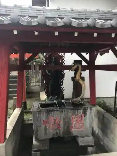 前橋厄除大師 蓮花院の手水舎