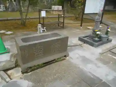 龍本寺の手水舎