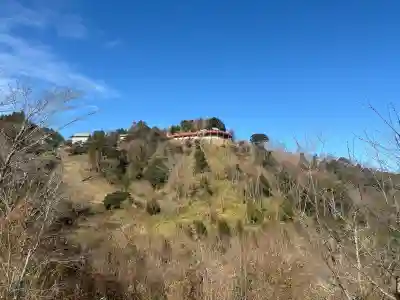 霞神社の{uncategorized: "未分類", other: "その他", undefined: "問題あり", building: "その他建物", grave: "お墓", sacred_gate: "鳥居", guardian: "狛犬", statue: "像", buddha: "仏像", history: "歴史", nature: "自然", garden: "庭園", animal: "動物", pagoda: "塔", temizu: "手水舎", mountain_gate: "山門・神門", sanctuary: "本殿・本堂", subordinate: "末社・摂社", art: "芸術", scenery: "景色", jizo: "地蔵", ema: "絵馬", goshuin: "御朱印", omikuji: "おみくじ", items: "授与品その他", amulet: "お守り", goshuincho: "御朱印帳", eats: "食事", festival: "お祭り", votive_dance: "神楽", shichigosan: "七五三参", wedding: "結婚式", experience: "体験その他", initially: "初詣", around: "周辺", anti_infection: "感染症対策"}