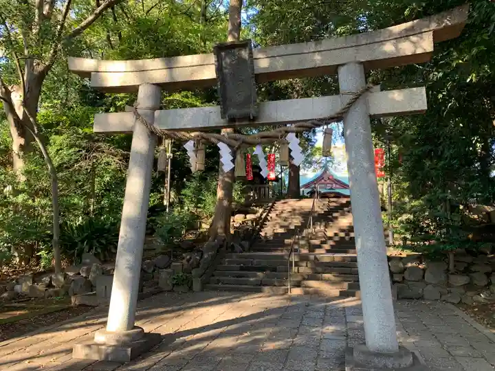 世田谷八幡宮の鳥居