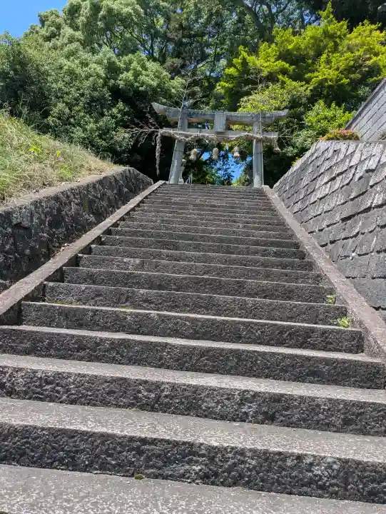 長澤神社の{uncategorized: "未分類", other: "その他", undefined: "問題あり", building: "その他建物", grave: "お墓", sacred_gate: "鳥居", guardian: "狛犬", statue: "像", buddha: "仏像", history: "歴史", nature: "自然", garden: "庭園", animal: "動物", pagoda: "塔", temizu: "手水舎", mountain_gate: "山門・神門", sanctuary: "本殿・本堂", subordinate: "末社・摂社", art: "芸術", scenery: "景色", jizo: "地蔵", ema: "絵馬", goshuin: "御朱印", omikuji: "おみくじ", items: "授与品その他", amulet: "お守り", goshuincho: "御朱印帳", eats: "食事", festival: "お祭り", votive_dance: "神楽", shichigosan: "七五三参", wedding: "結婚式", experience: "体験その他", initially: "初詣", around: "周辺", anti_infection: "感染症対策"}