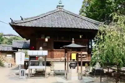 慈尊院の本殿・本堂