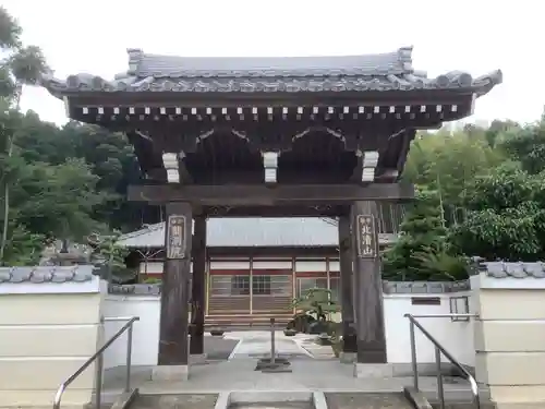 龍洞院の山門・神門