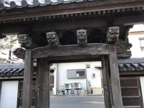 圓通寺の山門