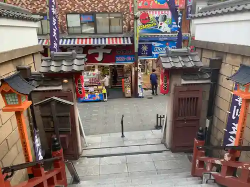 摩利支天 徳大寺の山門