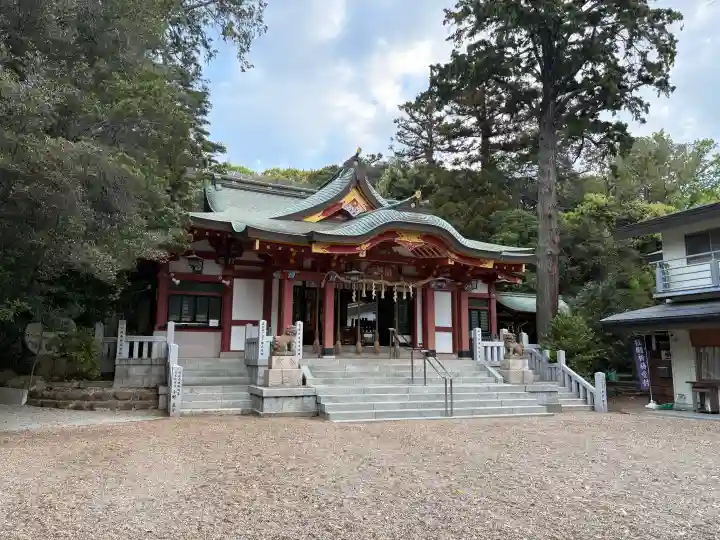 越木岩神社の{uncategorized: "未分類", other: "その他", undefined: "問題あり", building: "その他建物", grave: "お墓", sacred_gate: "鳥居", guardian: "狛犬", statue: "像", buddha: "仏像", history: "歴史", nature: "自然", garden: "庭園", animal: "動物", pagoda: "塔", temizu: "手水舎", mountain_gate: "山門・神門", sanctuary: "本殿・本堂", subordinate: "末社・摂社", art: "芸術", scenery: "景色", jizo: "地蔵", ema: "絵馬", goshuin: "御朱印", omikuji: "おみくじ", items: "授与品その他", amulet: "お守り", goshuincho: "御朱印帳", eats: "食事", festival: "お祭り", votive_dance: "神楽", shichigosan: "七五三参", wedding: "結婚式", experience: "体験その他", initially: "初詣", around: "周辺", anti_infection: "感染症対策"}