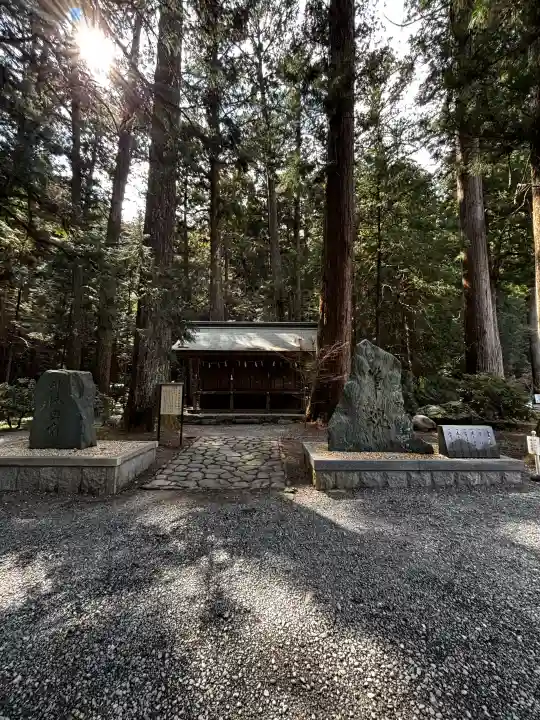 小國神社の{uncategorized: "未分類", other: "その他", undefined: "問題あり", building: "その他建物", grave: "お墓", sacred_gate: "鳥居", guardian: "狛犬", statue: "像", buddha: "仏像", history: "歴史", nature: "自然", garden: "庭園", animal: "動物", pagoda: "塔", temizu: "手水舎", mountain_gate: "山門・神門", sanctuary: "本殿・本堂", subordinate: "末社・摂社", art: "芸術", scenery: "景色", jizo: "地蔵", ema: "絵馬", goshuin: "御朱印", omikuji: "おみくじ", items: "授与品その他", amulet: "お守り", goshuincho: "御朱印帳", eats: "食事", festival: "お祭り", votive_dance: "神楽", shichigosan: "七五三参", wedding: "結婚式", experience: "体験その他", initially: "初詣", around: "周辺", anti_infection: "感染症対策"}