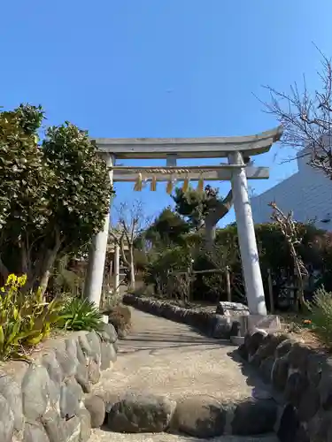 横浜御嶽神社の鳥居