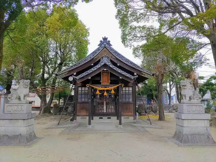 六所社(安井)の本殿・本堂