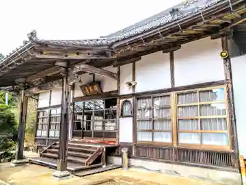 洞林寺の本殿・本堂