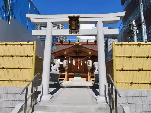 北青山秋葉神社(稲荷神社)の鳥居
