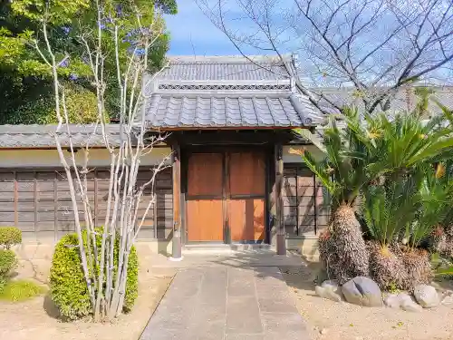 東雲寺の山門