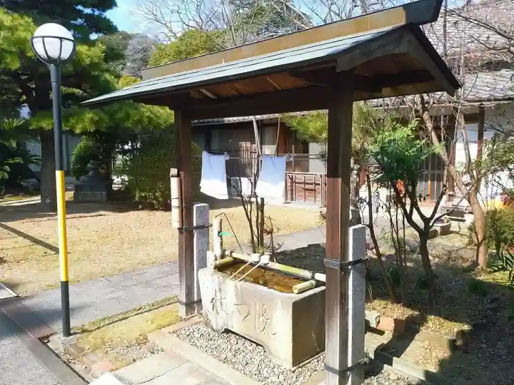 鳳出観音教会の手水舎