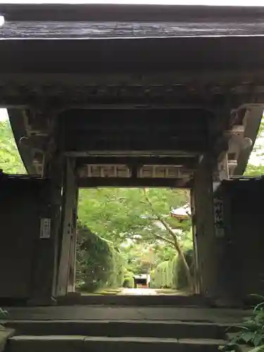 安楽寺の山門