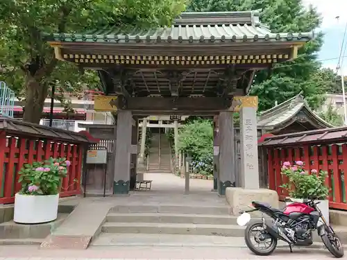 王子稲荷神社の山門