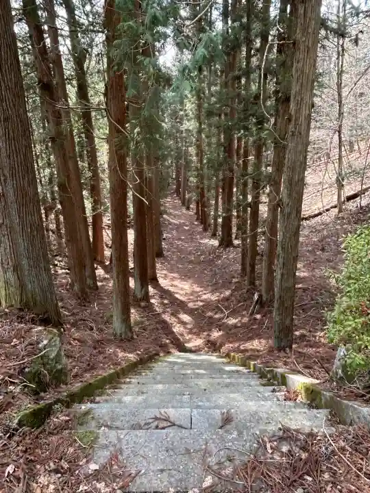 修那羅山安宮神社の{uncategorized: "未分類", other: "その他", undefined: "問題あり", building: "その他建物", grave: "お墓", sacred_gate: "鳥居", guardian: "狛犬", statue: "像", buddha: "仏像", history: "歴史", nature: "自然", garden: "庭園", animal: "動物", pagoda: "塔", temizu: "手水舎", mountain_gate: "山門・神門", sanctuary: "本殿・本堂", subordinate: "末社・摂社", art: "芸術", scenery: "景色", jizo: "地蔵", ema: "絵馬", goshuin: "御朱印", omikuji: "おみくじ", items: "授与品その他", amulet: "お守り", goshuincho: "御朱印帳", eats: "食事", festival: "お祭り", votive_dance: "神楽", shichigosan: "七五三参", wedding: "結婚式", experience: "体験その他", initially: "初詣", around: "周辺", anti_infection: "感染症対策"}