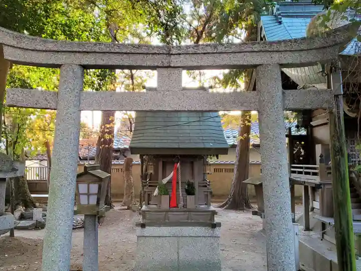 鷹飼八幡神社の末社・摂社