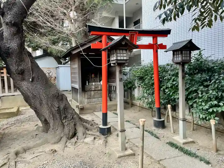 御園神社の{uncategorized: "未分類", other: "その他", undefined: "問題あり", building: "その他建物", grave: "お墓", sacred_gate: "鳥居", guardian: "狛犬", statue: "像", buddha: "仏像", history: "歴史", nature: "自然", garden: "庭園", animal: "動物", pagoda: "塔", temizu: "手水舎", mountain_gate: "山門・神門", sanctuary: "本殿・本堂", subordinate: "末社・摂社", art: "芸術", scenery: "景色", jizo: "地蔵", ema: "絵馬", goshuin: "御朱印", omikuji: "おみくじ", items: "授与品その他", amulet: "お守り", goshuincho: "御朱印帳", eats: "食事", festival: "お祭り", votive_dance: "神楽", shichigosan: "七五三参", wedding: "結婚式", experience: "体験その他", initially: "初詣", around: "周辺", anti_infection: "感染症対策"}