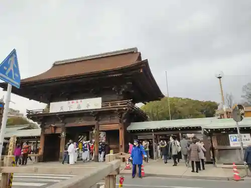 尾張大國霊神社（国府宮）の山門