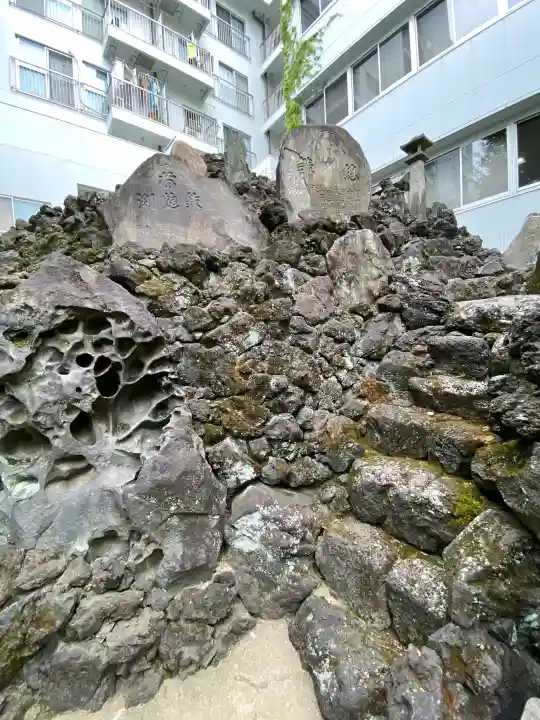 鐵砲洲稲荷神社の{uncategorized: "未分類", other: "その他", undefined: "問題あり", building: "その他建物", grave: "お墓", sacred_gate: "鳥居", guardian: "狛犬", statue: "像", buddha: "仏像", history: "歴史", nature: "自然", garden: "庭園", animal: "動物", pagoda: "塔", temizu: "手水舎", mountain_gate: "山門・神門", sanctuary: "本殿・本堂", subordinate: "末社・摂社", art: "芸術", scenery: "景色", jizo: "地蔵", ema: "絵馬", goshuin: "御朱印", omikuji: "おみくじ", items: "授与品その他", amulet: "お守り", goshuincho: "御朱印帳", eats: "食事", festival: "お祭り", votive_dance: "神楽", shichigosan: "七五三参", wedding: "結婚式", experience: "体験その他", initially: "初詣", around: "周辺", anti_infection: "感染症対策"}