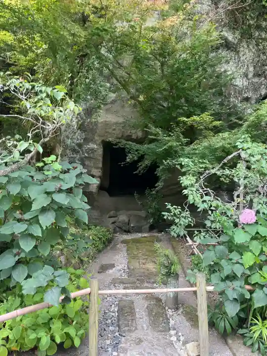 明月院の{uncategorized: "未分類", other: "その他", undefined: "問題あり", building: "その他建物", grave: "お墓", sacred_gate: "鳥居", guardian: "狛犬", statue: "像", buddha: "仏像", history: "歴史", nature: "自然", garden: "庭園", animal: "動物", pagoda: "塔", temizu: "手水舎", mountain_gate: "山門・神門", sanctuary: "本殿・本堂", subordinate: "末社・摂社", art: "芸術", scenery: "景色", jizo: "地蔵", ema: "絵馬", goshuin: "御朱印", omikuji: "おみくじ", items: "授与品その他", amulet: "お守り", goshuincho: "御朱印帳", eats: "食事", festival: "お祭り", votive_dance: "神楽", shichigosan: "七五三参", wedding: "結婚式", experience: "体験その他", initially: "初詣", around: "周辺", anti_infection: "感染症対策"}