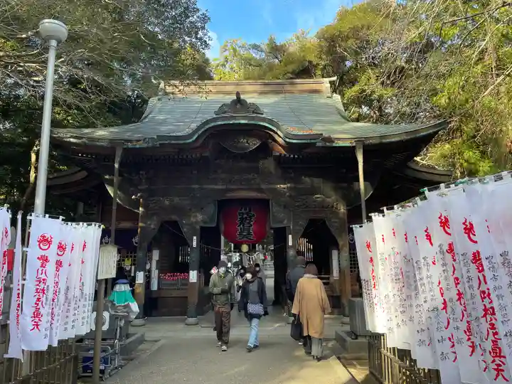 豊川閣 妙厳寺の山門・神門