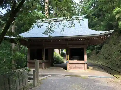 横峰寺の山門