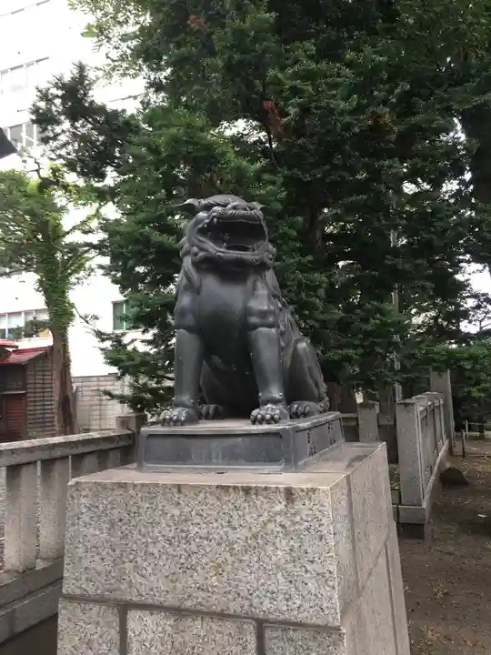 三吉神社の狛犬