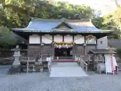 闘鶏神社の本殿