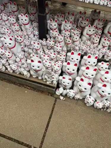 豪徳寺の{uncategorized: "未分類", other: "その他", undefined: "問題あり", building: "その他建物", grave: "お墓", sacred_gate: "鳥居", guardian: "狛犬", statue: "像", buddha: "仏像", history: "歴史", nature: "自然", garden: "庭園", animal: "動物", pagoda: "塔", temizu: "手水舎", mountain_gate: "山門・神門", sanctuary: "本殿・本堂", subordinate: "末社・摂社", art: "芸術", scenery: "景色", jizo: "地蔵", ema: "絵馬", goshuin: "御朱印", omikuji: "おみくじ", items: "授与品その他", amulet: "お守り", goshuincho: "御朱印帳", eats: "食事", festival: "お祭り", votive_dance: "神楽", shichigosan: "七五三参", wedding: "結婚式", experience: "体験その他", initially: "初詣", around: "周辺", anti_infection: "感染症対策"}