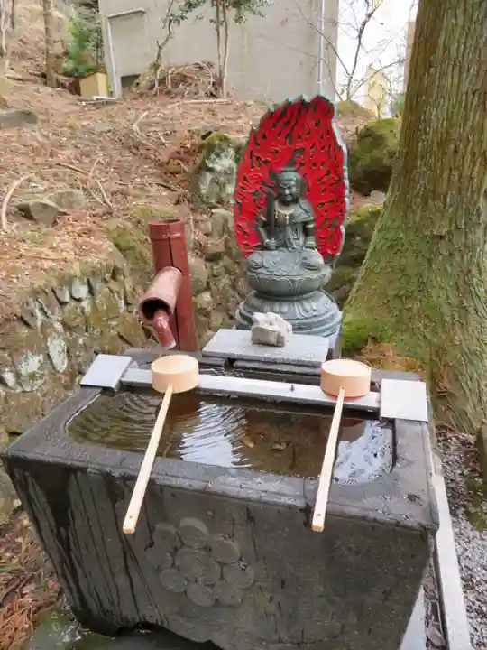中之嶽神社の手水舎