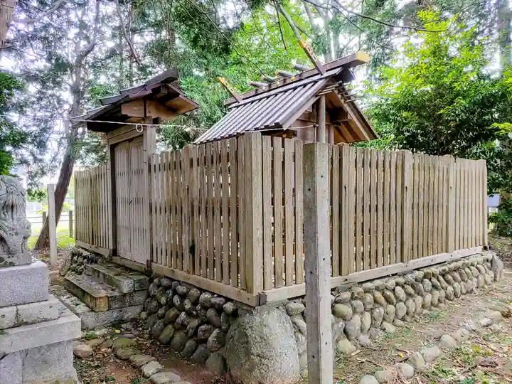 仲神社の本殿・本堂