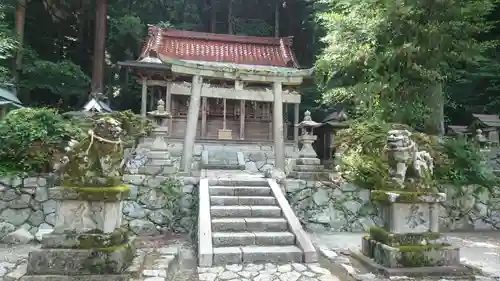 高天彦神社の本殿