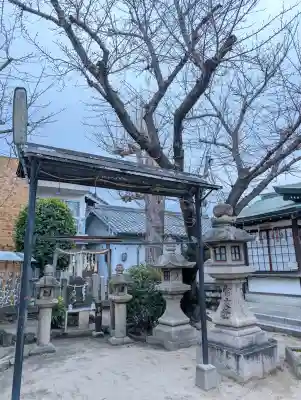神劔神社の{uncategorized: "未分類", other: "その他", undefined: "問題あり", building: "その他建物", grave: "お墓", sacred_gate: "鳥居", guardian: "狛犬", statue: "像", buddha: "仏像", history: "歴史", nature: "自然", garden: "庭園", animal: "動物", pagoda: "塔", temizu: "手水舎", mountain_gate: "山門・神門", sanctuary: "本殿・本堂", subordinate: "末社・摂社", art: "芸術", scenery: "景色", jizo: "地蔵", ema: "絵馬", goshuin: "御朱印", omikuji: "おみくじ", items: "授与品その他", amulet: "お守り", goshuincho: "御朱印帳", eats: "食事", festival: "お祭り", votive_dance: "神楽", shichigosan: "七五三参", wedding: "結婚式", experience: "体験その他", initially: "初詣", around: "周辺", anti_infection: "感染症対策"}