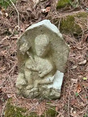 修那羅山安宮神社の{uncategorized: "未分類", other: "その他", undefined: "問題あり", building: "その他建物", grave: "お墓", sacred_gate: "鳥居", guardian: "狛犬", statue: "像", buddha: "仏像", history: "歴史", nature: "自然", garden: "庭園", animal: "動物", pagoda: "塔", temizu: "手水舎", mountain_gate: "山門・神門", sanctuary: "本殿・本堂", subordinate: "末社・摂社", art: "芸術", scenery: "景色", jizo: "地蔵", ema: "絵馬", goshuin: "御朱印", omikuji: "おみくじ", items: "授与品その他", amulet: "お守り", goshuincho: "御朱印帳", eats: "食事", festival: "お祭り", votive_dance: "神楽", shichigosan: "七五三参", wedding: "結婚式", experience: "体験その他", initially: "初詣", around: "周辺", anti_infection: "感染症対策"}