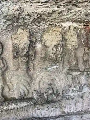 鮭立の磨崖仏(福島県)