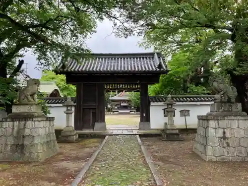 膳所神社の山門