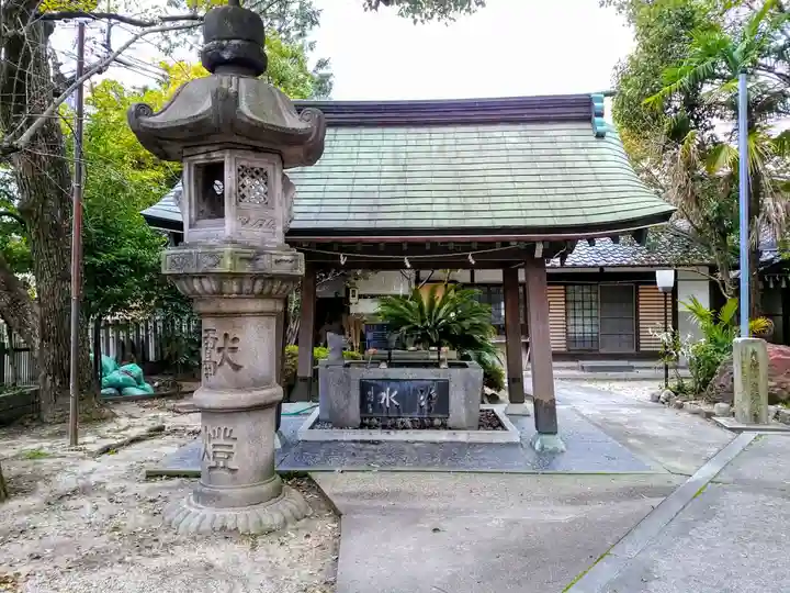 白山神社の手水舎