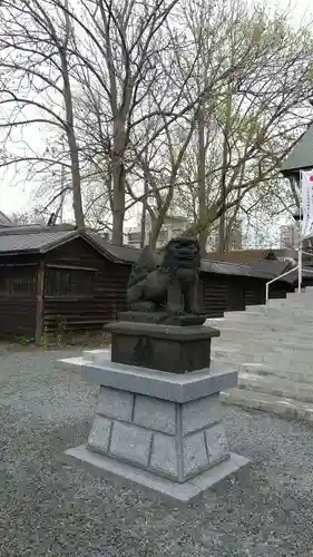 札幌諏訪神社の狛犬