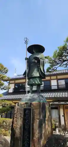 龍宝寺の像
