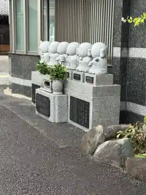 観明寺の{uncategorized: "未分類", other: "その他", undefined: "問題あり", building: "その他建物", grave: "お墓", sacred_gate: "鳥居", guardian: "狛犬", statue: "像", buddha: "仏像", history: "歴史", nature: "自然", garden: "庭園", animal: "動物", pagoda: "塔", temizu: "手水舎", mountain_gate: "山門・神門", sanctuary: "本殿・本堂", subordinate: "末社・摂社", art: "芸術", scenery: "景色", jizo: "地蔵", ema: "絵馬", goshuin: "御朱印", omikuji: "おみくじ", items: "授与品その他", amulet: "お守り", goshuincho: "御朱印帳", eats: "食事", festival: "お祭り", votive_dance: "神楽", shichigosan: "七五三参", wedding: "結婚式", experience: "体験その他", initially: "初詣", around: "周辺", anti_infection: "感染症対策"}