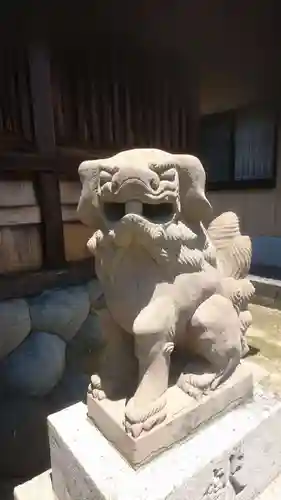 神明社（北方町中島）の狛犬