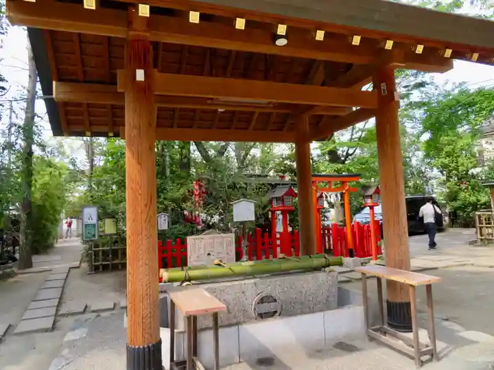 新田神社の手水舎