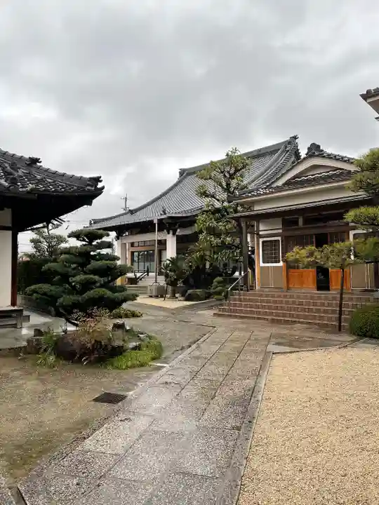 長伝寺の本殿・本堂