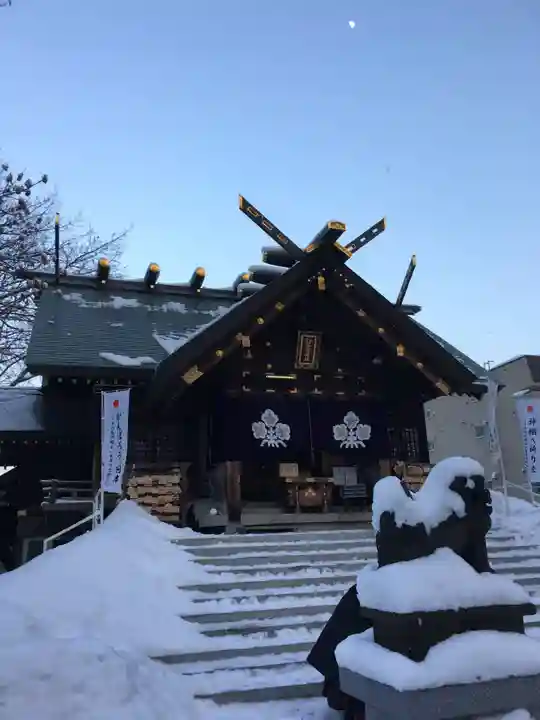 札幌諏訪神社の本殿・本堂