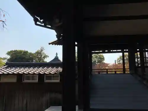 本徳寺の山門・神門