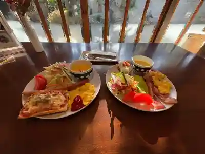 糸島市宇美八幡宮の{uncategorized: "未分類", other: "その他", undefined: "問題あり", building: "その他建物", grave: "お墓", sacred_gate: "鳥居", guardian: "狛犬", statue: "像", buddha: "仏像", history: "歴史", nature: "自然", garden: "庭園", animal: "動物", pagoda: "塔", temizu: "手水舎", mountain_gate: "山門・神門", sanctuary: "本殿・本堂", subordinate: "末社・摂社", art: "芸術", scenery: "景色", jizo: "地蔵", ema: "絵馬", goshuin: "御朱印", omikuji: "おみくじ", items: "授与品その他", amulet: "お守り", goshuincho: "御朱印帳", eats: "食事", festival: "お祭り", votive_dance: "神楽", shichigosan: "七五三参", wedding: "結婚式", experience: "体験その他", initially: "初詣", around: "周辺", anti_infection: "感染症対策"}