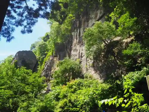 宝珠山 立石寺の{uncategorized: "未分類", other: "その他", undefined: "問題あり", building: "その他建物", grave: "お墓", sacred_gate: "鳥居", guardian: "狛犬", statue: "像", buddha: "仏像", history: "歴史", nature: "自然", garden: "庭園", animal: "動物", pagoda: "塔", temizu: "手水舎", mountain_gate: "山門・神門", sanctuary: "本殿・本堂", subordinate: "末社・摂社", art: "芸術", scenery: "景色", jizo: "地蔵", ema: "絵馬", goshuin: "御朱印", omikuji: "おみくじ", items: "授与品その他", amulet: "お守り", goshuincho: "御朱印帳", eats: "食事", festival: "お祭り", votive_dance: "神楽", shichigosan: "七五三参", wedding: "結婚式", experience: "体験その他", initially: "初詣", around: "周辺", anti_infection: "感染症対策"}